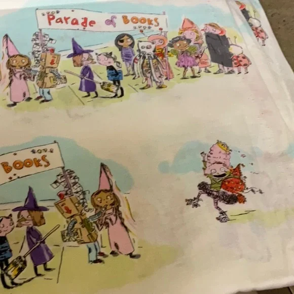 Precious and vintage style fabric.  Cotton and needs a home!  Too fun! - Picture 3 of 4